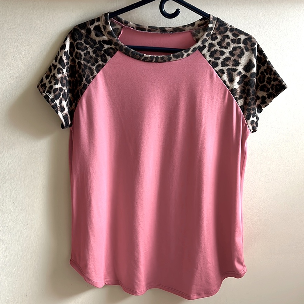 Large leopard and pink contrast top